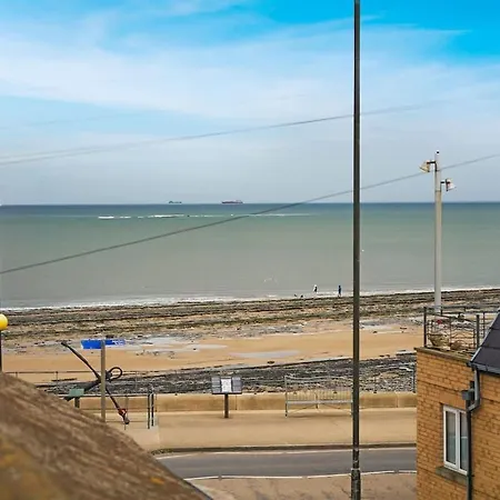 Stylish Seaside With Balcony Walking Distance To *
