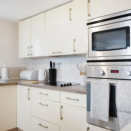 Stylish Seaside With Balcony Walking Distance To * Redcar