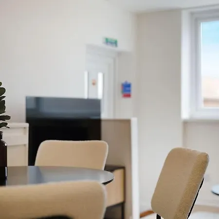 Hébergement de vacances Stylish Seaside With Balcony Walking Distance To