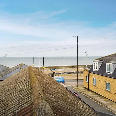 Stylish Seaside With Balcony Walking Distance To Hébergement de vacances *