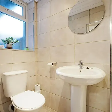 Stylish Seaside With Balcony Walking Distance To * Redcar