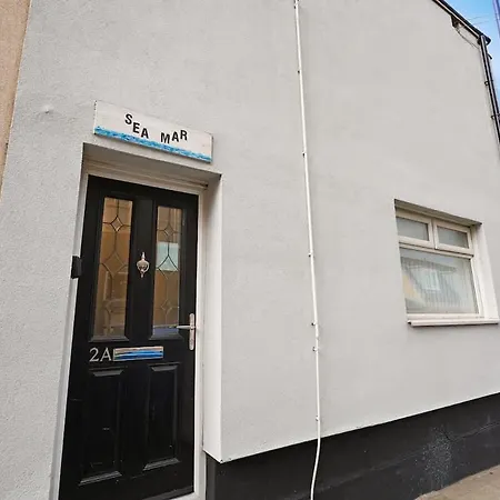 Stylish Seaside With Balcony Walking Distance To *