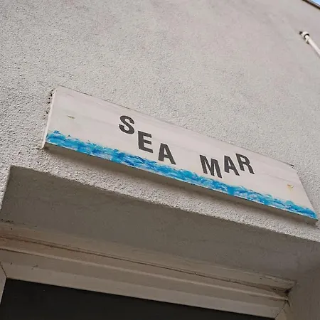 Stylish Seaside With Balcony Walking Distance To *